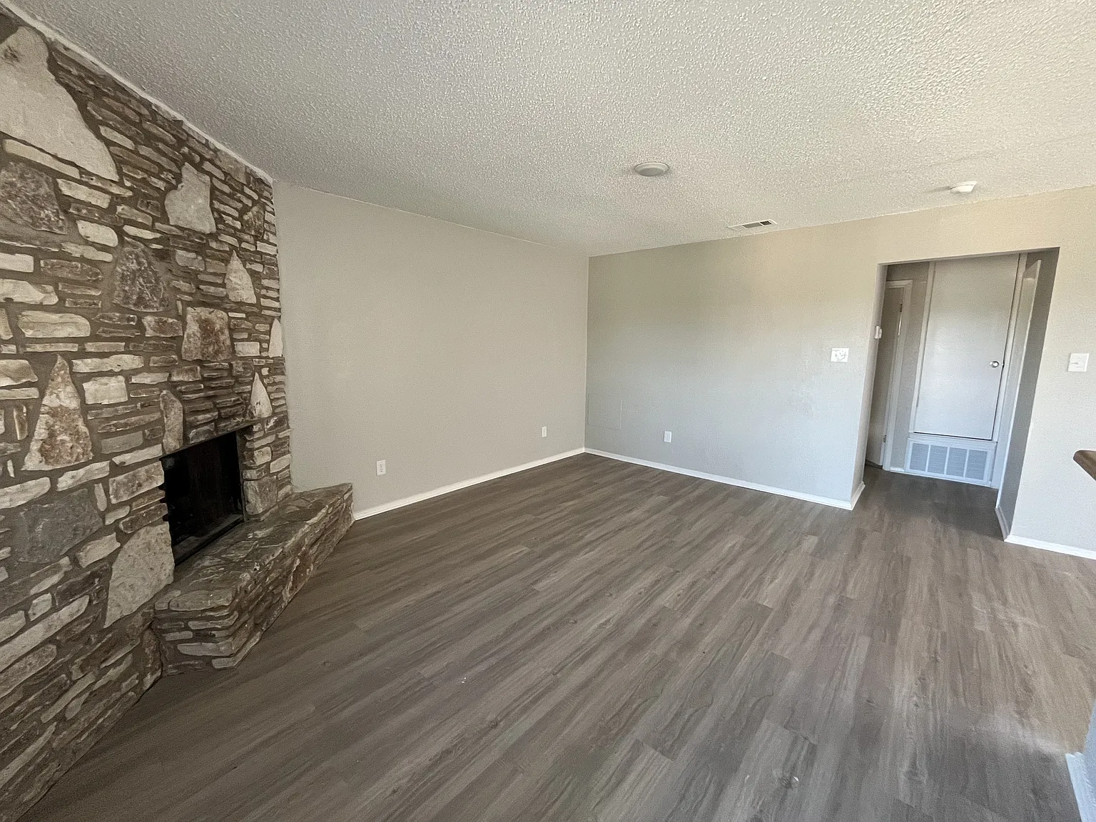 815 Bracewood Circle - A — Photo 2