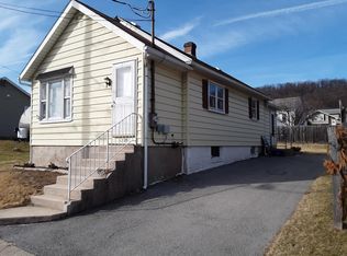 1225 Salisbury Rd, Allentown, PA 18103