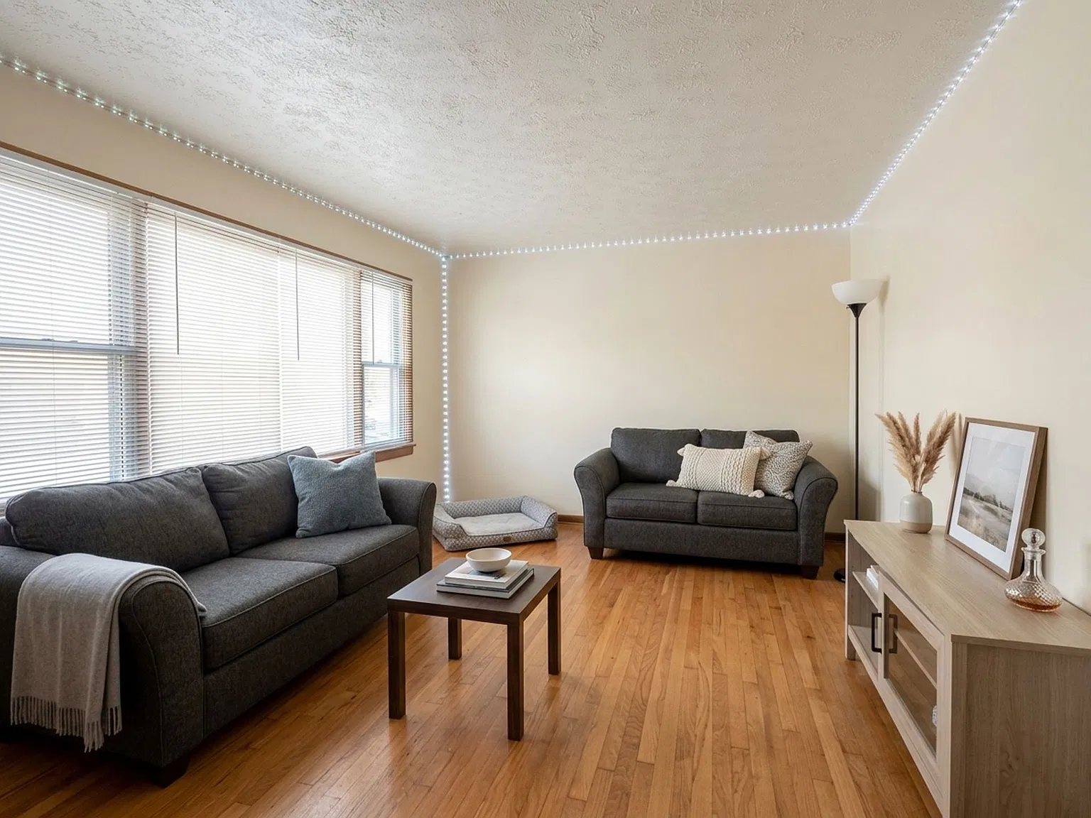 **August 2027** Steps from IU Memorial Stadium!! 5 Bed, 3 Bath House with Large Backyard!! — Photo 3