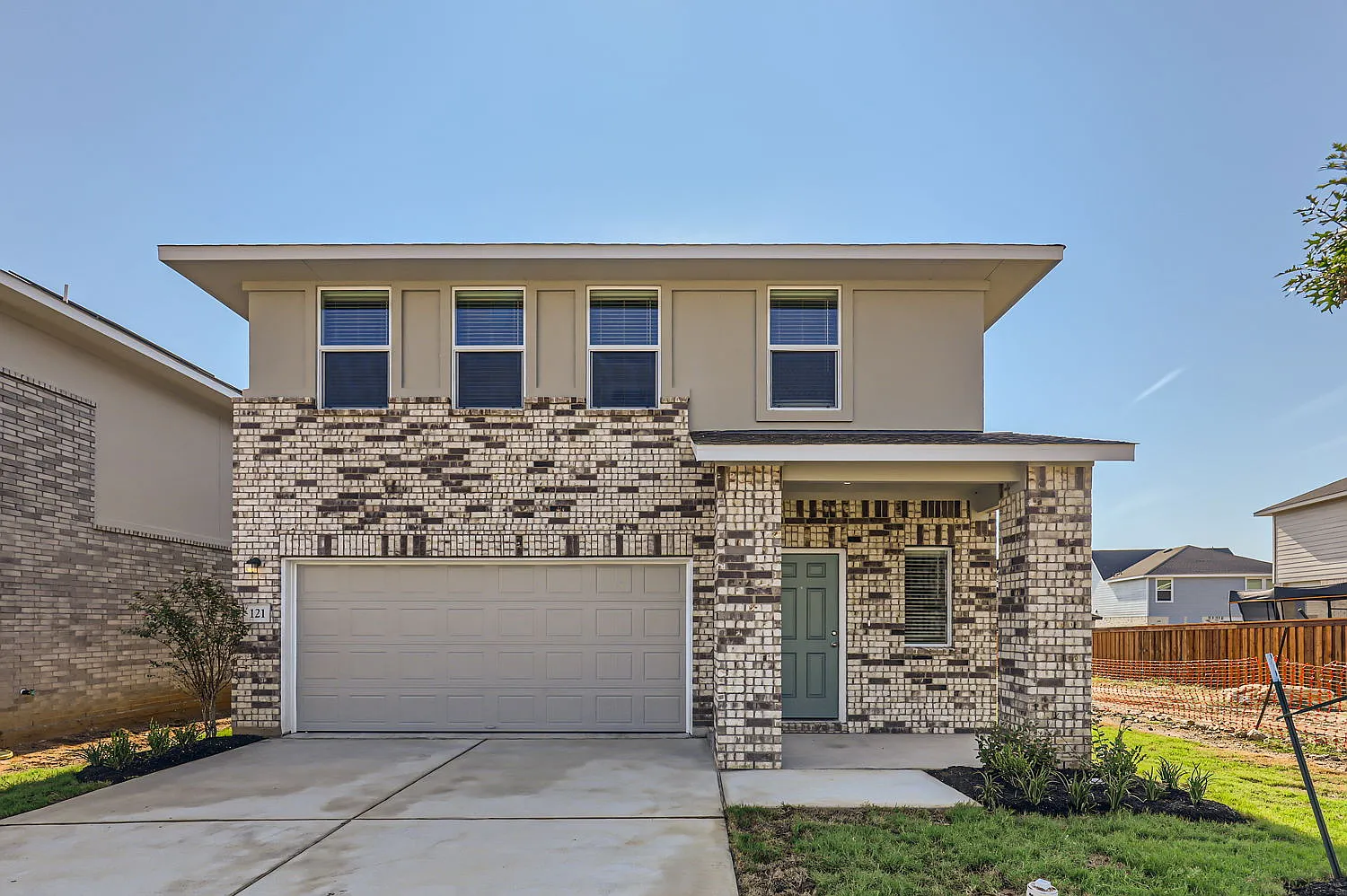 4 bed, 2.5 bath, 1726 sqft, $2,150 — Photo 1