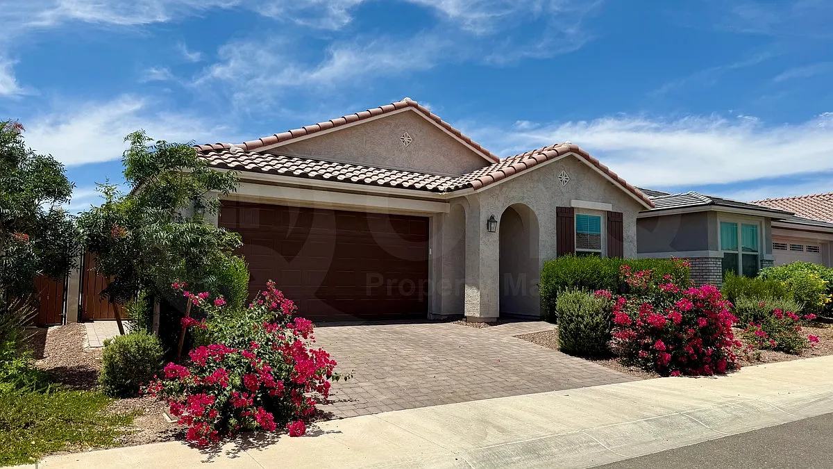 4 bed, 3.0 bath, 1878 sqft, $2,250 — Photo 2