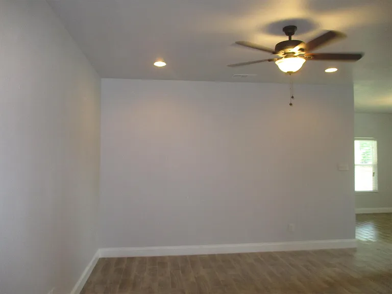 1903 Morgan St — Photo 16