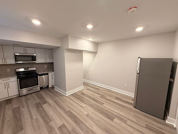 2nd image of 234 Jewett Ave #13E