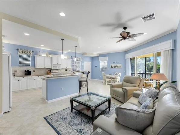 8532 Via Lungomare CIR #202, ESTERO, FL 33928