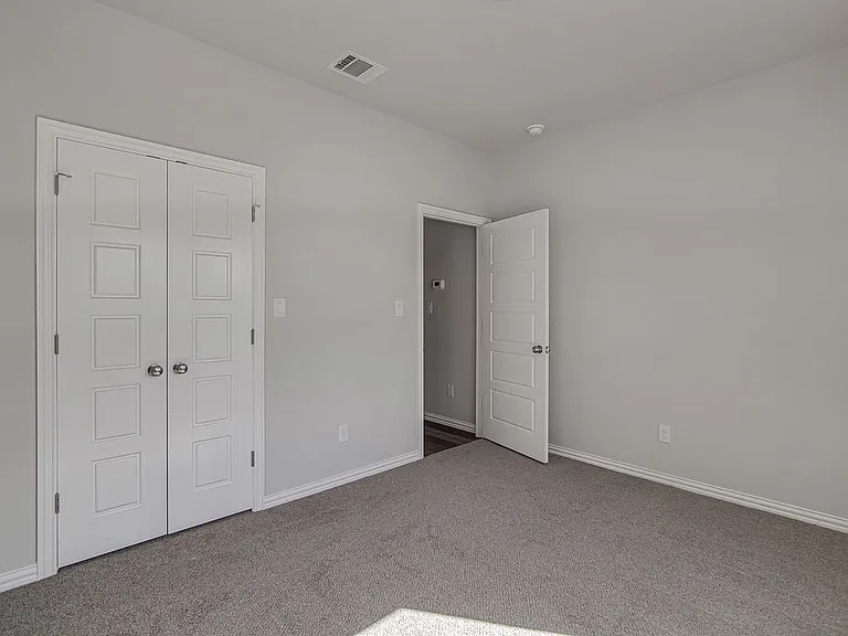 1649 E Terrell Ave — Photo 14