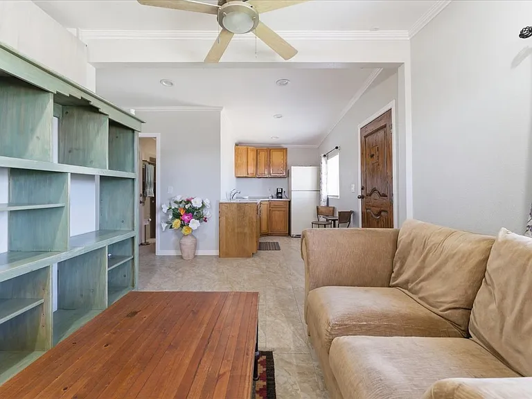 1032 Iris Ave #1 — Photo 3