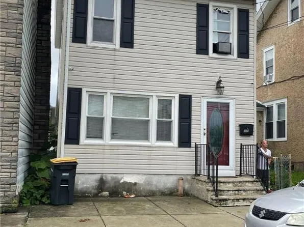 3007 S 2nd St, Whitehall, PA 18052