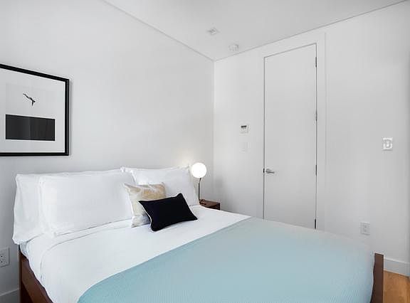 3rd image of 330 E 18th St #2D
