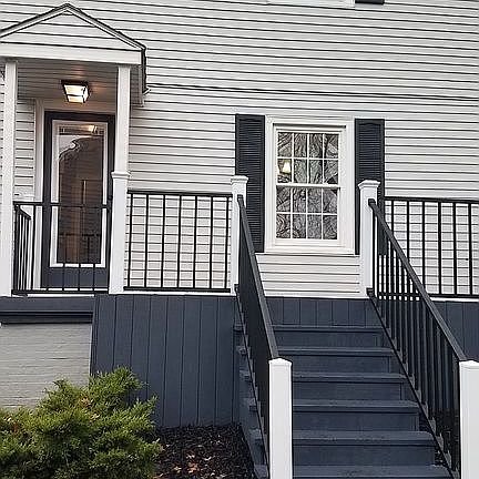 Deck on the side entrance