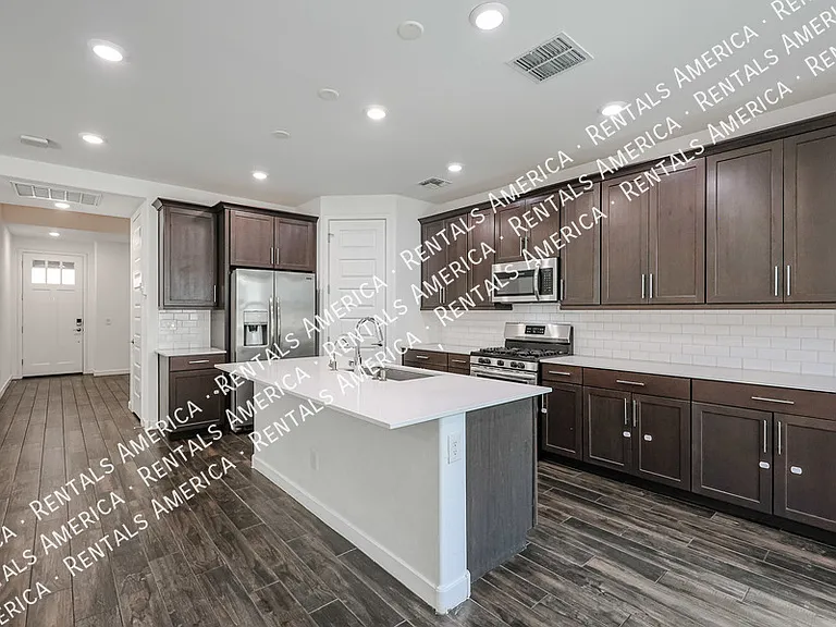 1051 E Armstrong Way — Photo 10