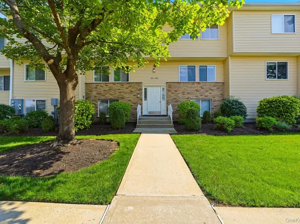 25 College Avenue #707, Nanuet, NY 10954