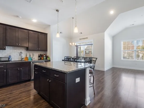 104 Autumn Ct, Little Falls Twp., NJ 07424