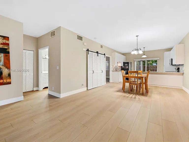 4802 Washington St #5 — Photo 5