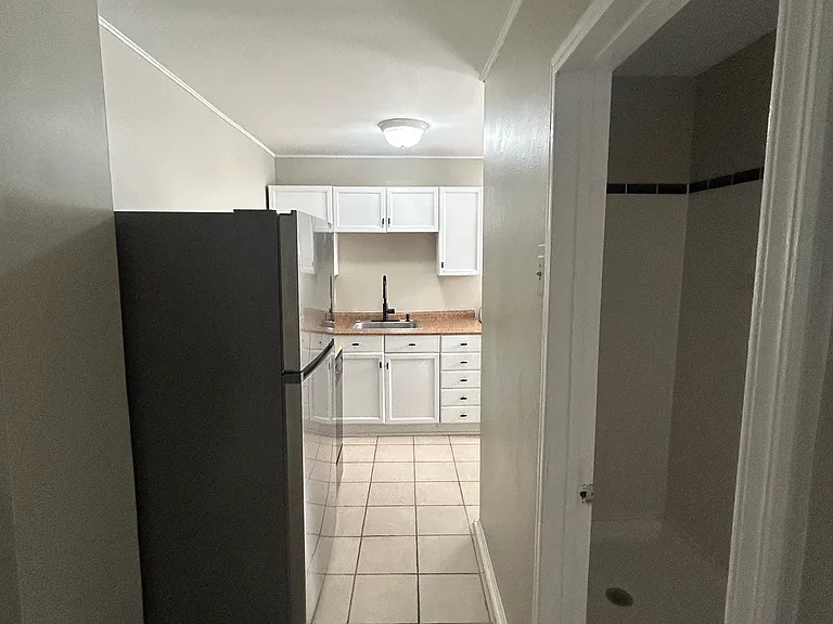 402 Lyceum Ave #A — Photo 7