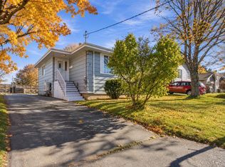 7 Summit Heights Rd, Dartmouth, NS B2Y3X5