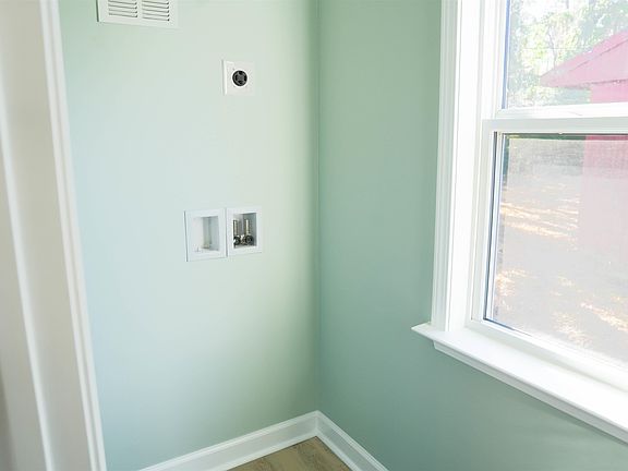 5th image of 1104 Ragin St.