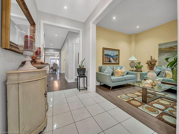 5th image of 35 Wilmot Rd