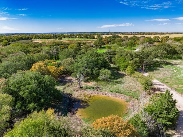1478 Alamo Rd, Montague, TX 76251
