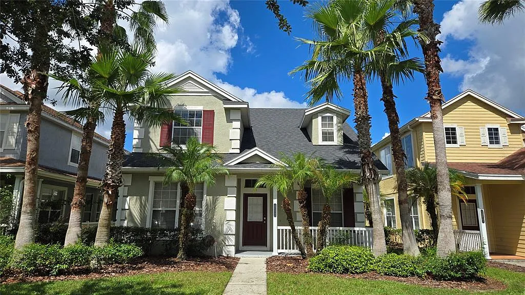 5 bed, 2.5 bath, 2467 sqft, $2,950 — Photo 2