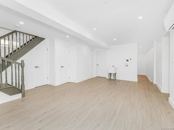 6140 Delafield Avenue image 16 of 36