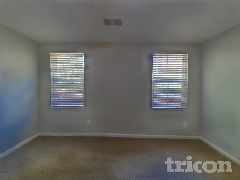 137 Portchester Ln — Photo 7