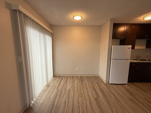5th image of 1916 1st St APT 8