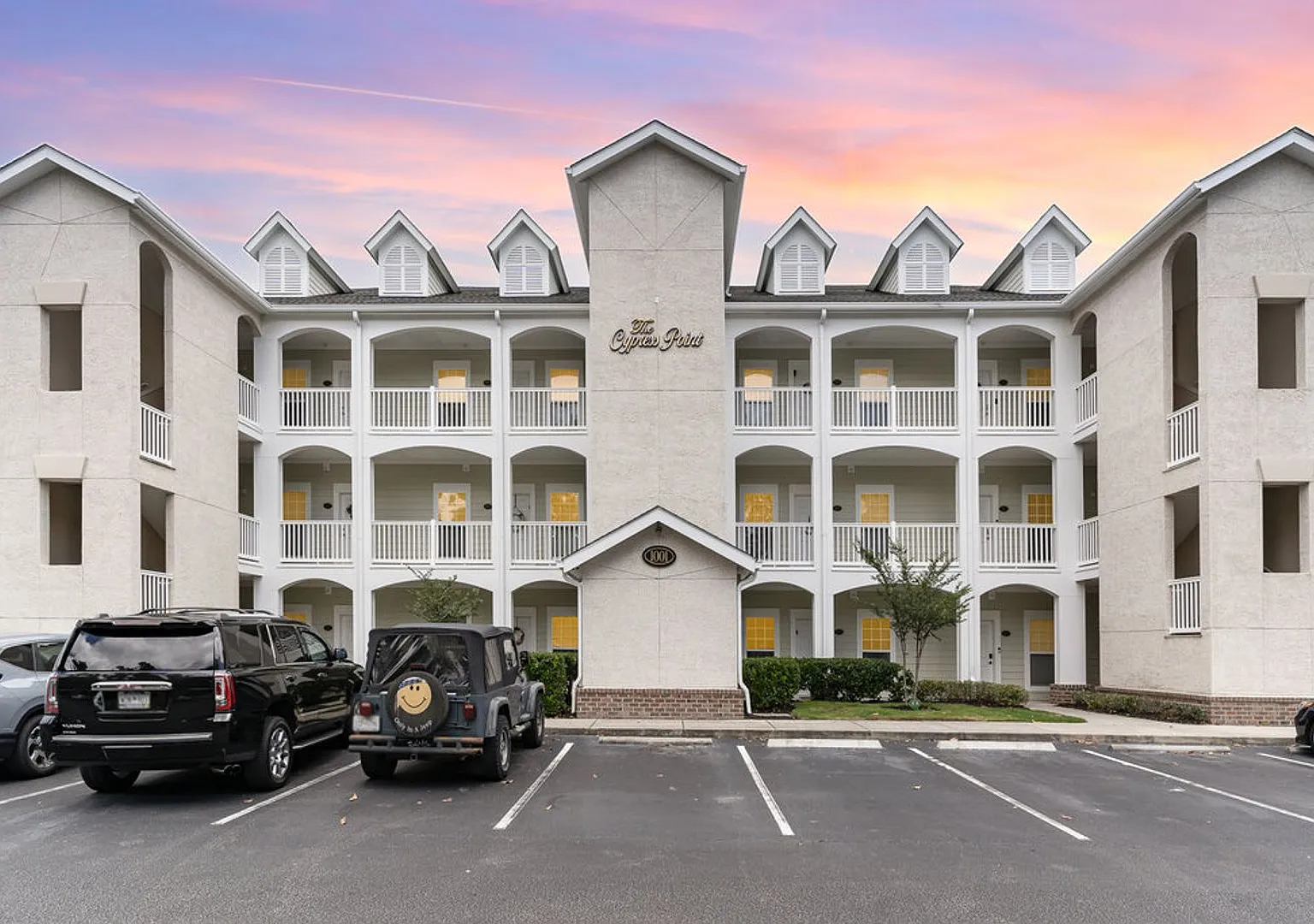 World Tour, furnished 2BD & 2BA winter rental — Photo 1