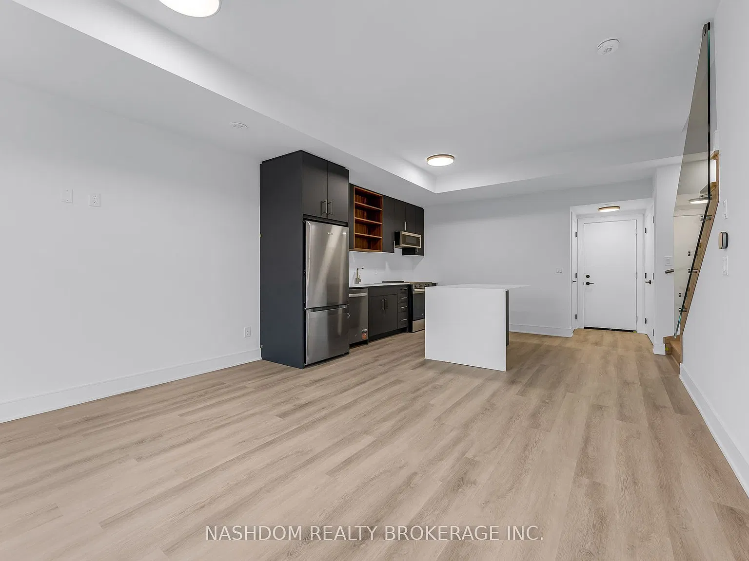 1 bed, $2,025 — Photo 2