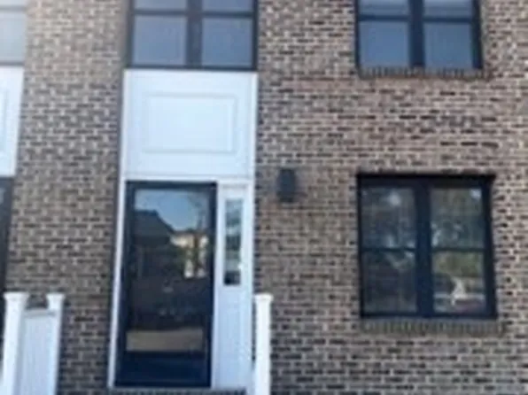 33 Maplewood Ave APT 20, Gloucester, MA 01930