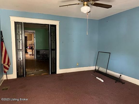 3rd image of 2813 Griffiths Ave