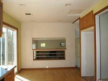 3rd image of 900 Greenmont Dr