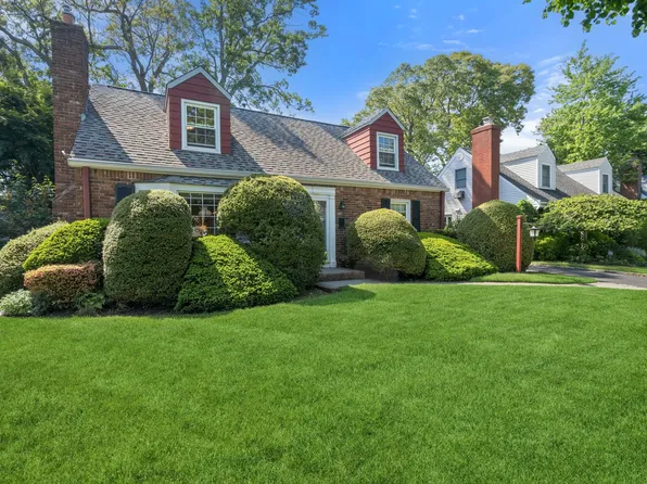 69 Lewis Rd, Merrick, NY 11566