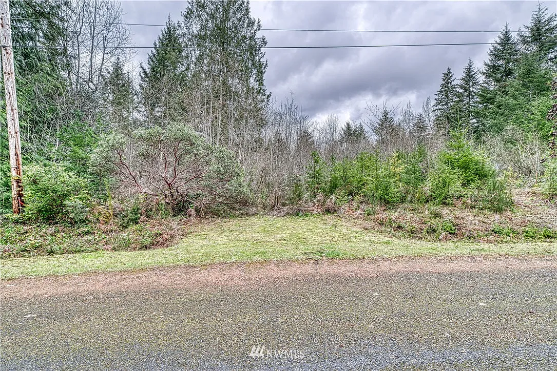 53 E Budd Drive photo 1