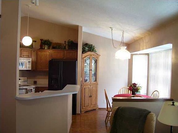 4th image of 3613 N Governeour Cir