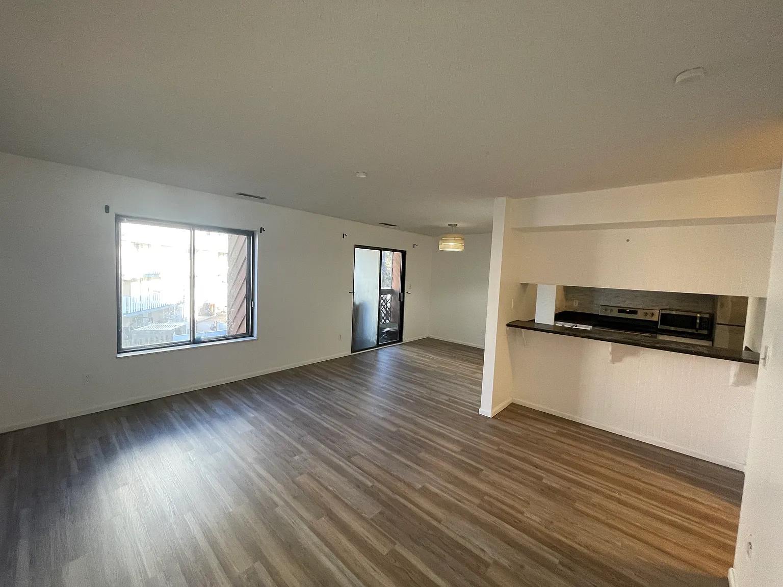 935 Saturn Dr — Photo 4