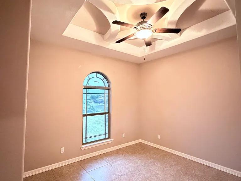 1501 Granada Cir — Photo 10