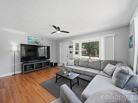 5th image of 708 2nd St