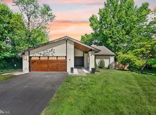 7807 Mulberry Bottom Ln, Springfield, VA 22153