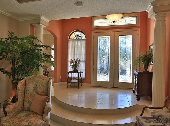 2nd image of 8 Lakeview Ln