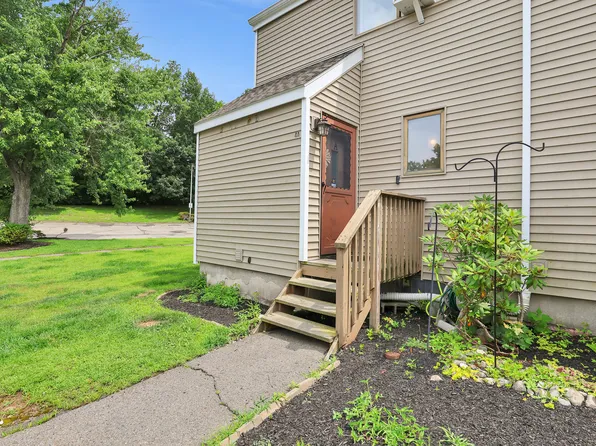 51 Brook Street APT 4A, Naugatuck, CT 06770