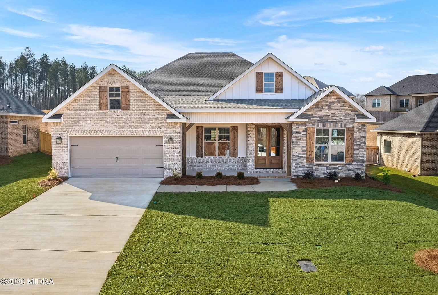 207 Golden Chestnut photo 1