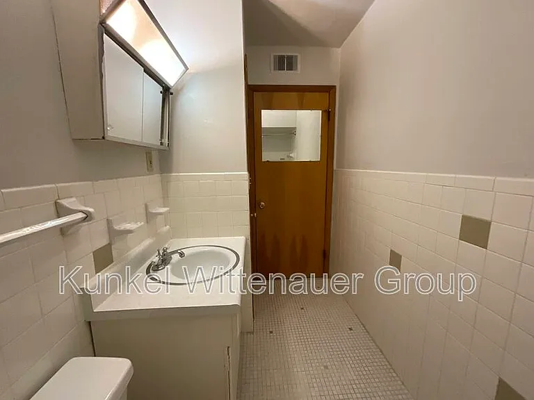 522 N 38th St #C — Photo 13