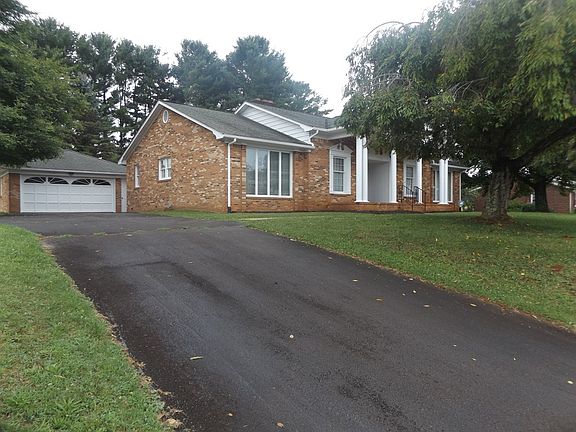 2nd image of 7989 Carrollton Pike