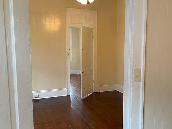 3rd image of 823 Atlantic Ave