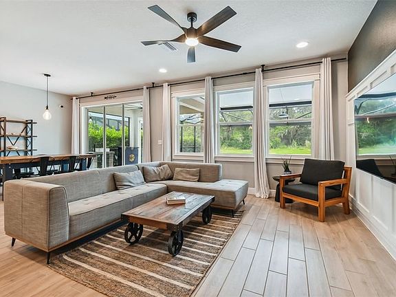 4th image of 33081 Sand Creek Dr