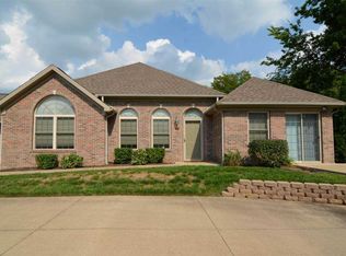 8164 Wyntree Villas Dr, Newburgh, IN 47630