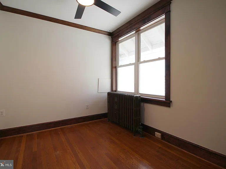 2417 Otis St NE — Photo 15