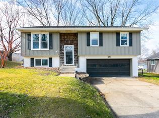 9180 Happy Hollow Dr, Norwalk, IA 50211