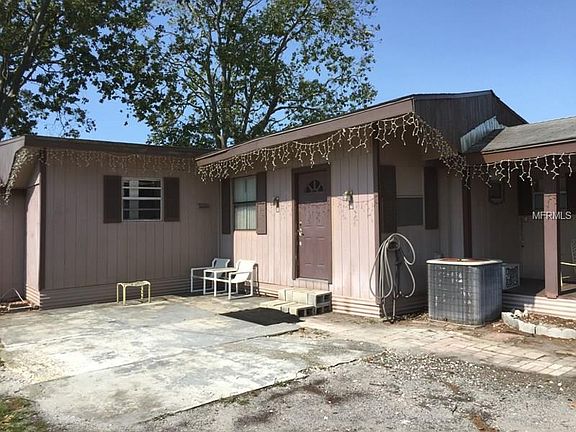 2nd image of 706 W Lake Dr