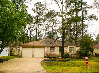 59 E White Willow Cir, Spring, TX 77381